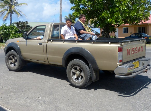 Note the water bottle in Willy's hands; note the disappointed look on the boy;s face. Willy had promised to squirt Niki and me, then thought better of it.